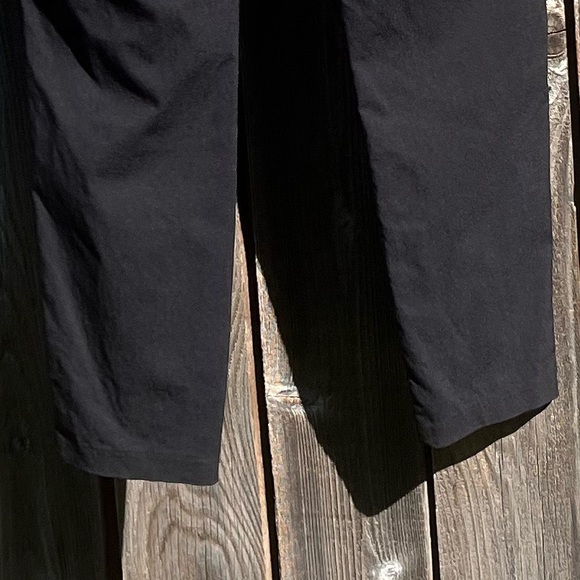 Signature Slimming Petite by Christopher & Banks cropped black pants size 6P - Picture 15 of 16